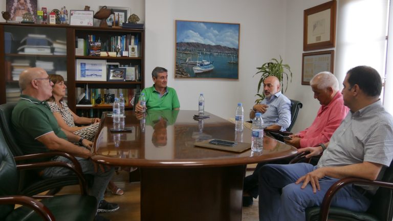 AGROPONIENTE centro de confección en la antigua AgrupaAdra