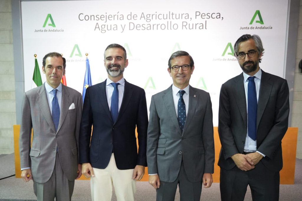 Fernández-Pacheco y Paradela inauguran jornada de agrovoltaica (5)