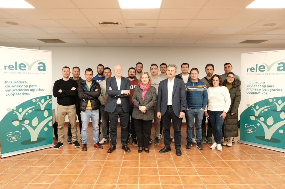 Anecoop Participantes en el Proyecto RELEVA junto a Mª Àngels Ramón-Llin, Alejandro Monzón y Joan Mir